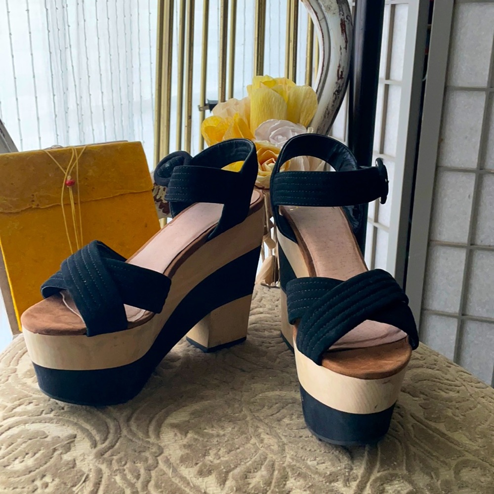 vintage Shellys from London Platform Sandals 6.5